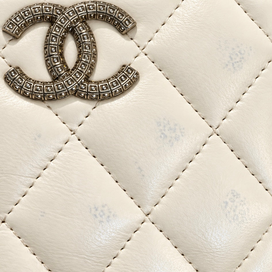 Chanel White Quilted Leather Compact Wallet with Silver-Tone CC Hardware
