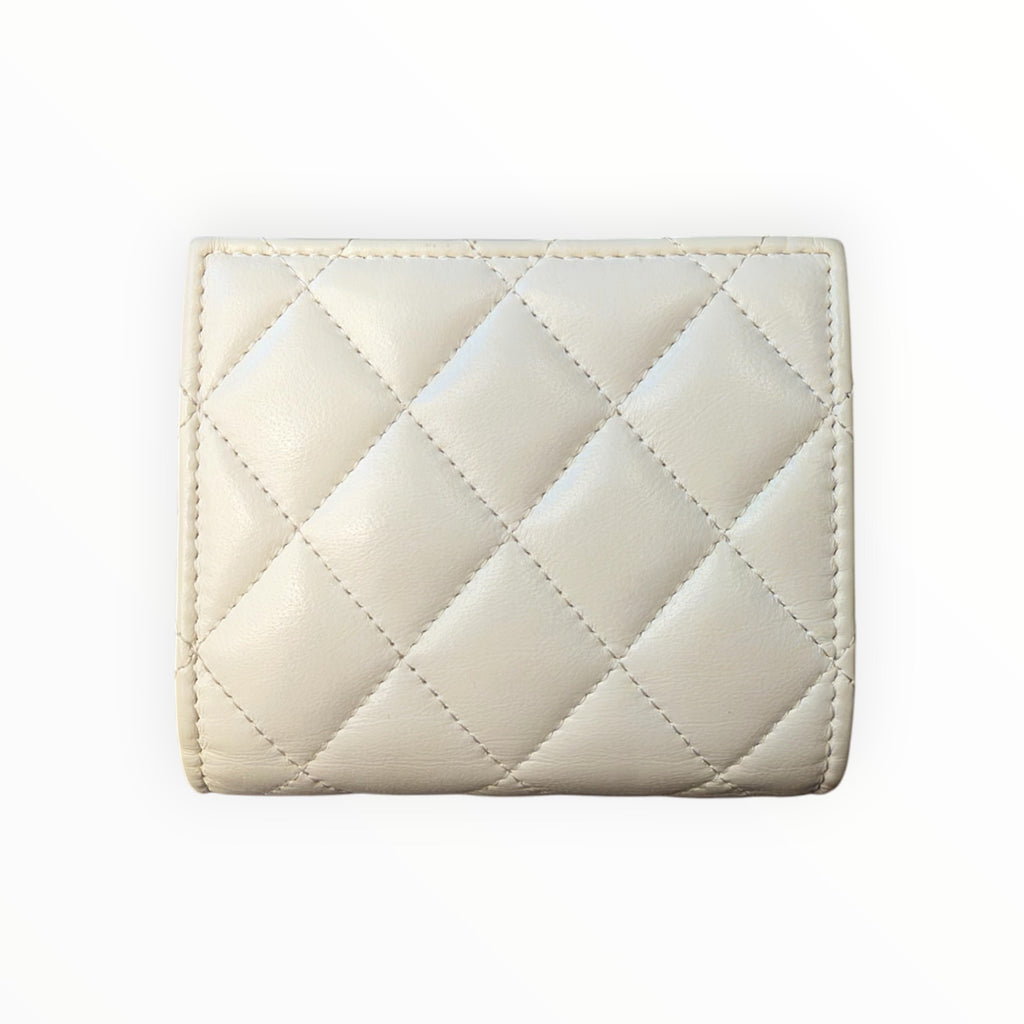 Chanel White Quilted Leather Compact Wallet with Silver-Tone CC Hardware