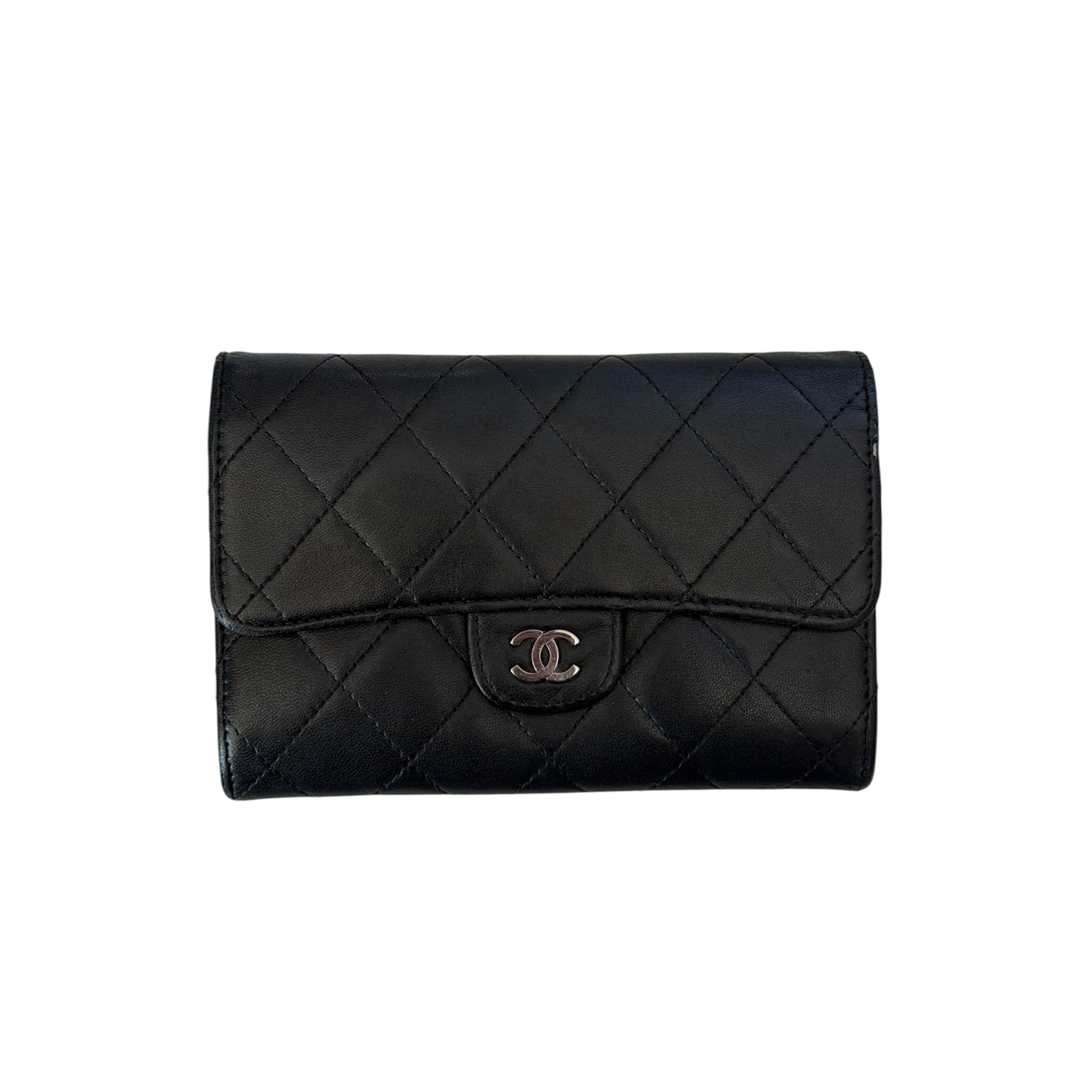 Vintage Classic Quilted Lambskin Compact Wallet
