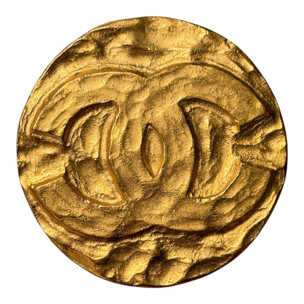 Chanel Vintage Hammered CC Coin Medallion Brooch – 95A