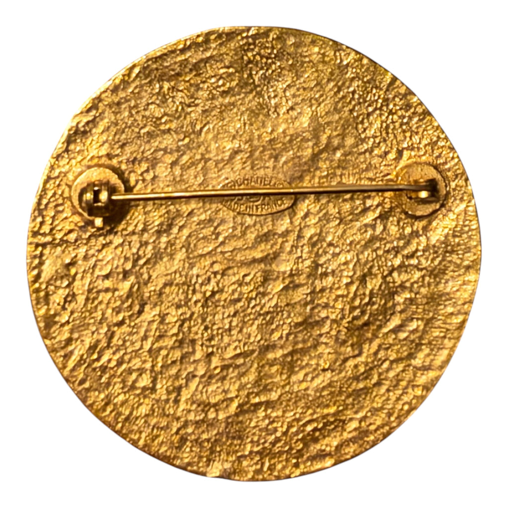 Chanel Vintage Hammered CC Coin Medallion Brooch – 95A