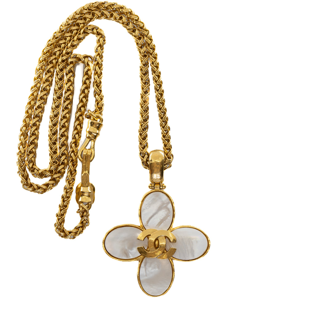 Vintage Gold Plated Mother of Pearl Clover Necklace