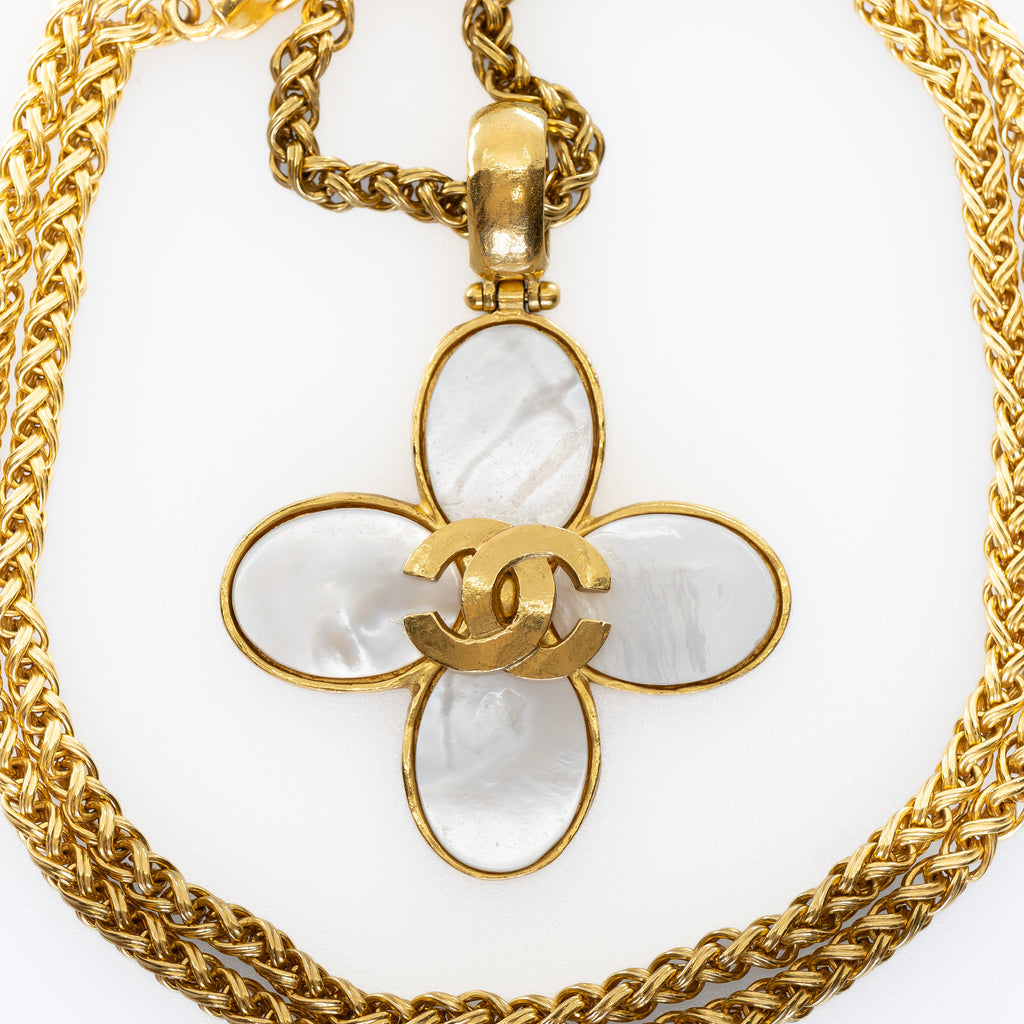 Vintage Gold Plated Mother of Pearl Clover Necklace